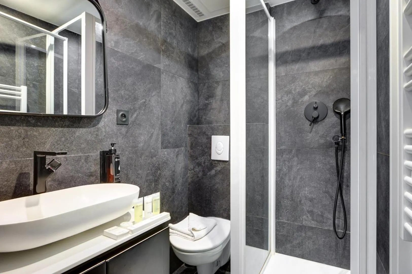 Bluestay 52 - Superbe Appartement A Paris 15 0*,  France